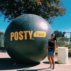 Meet your Posher, Crystal